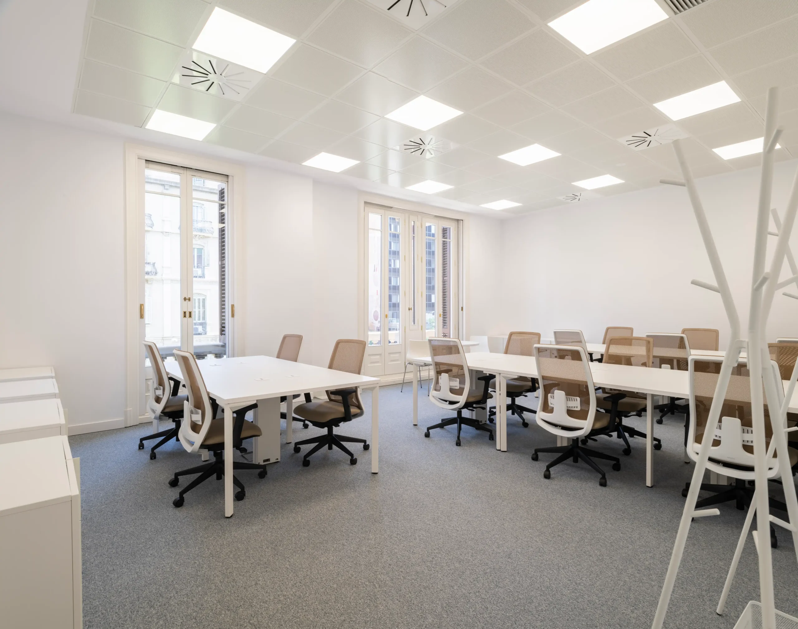 Oficina Privada con Luz Natural