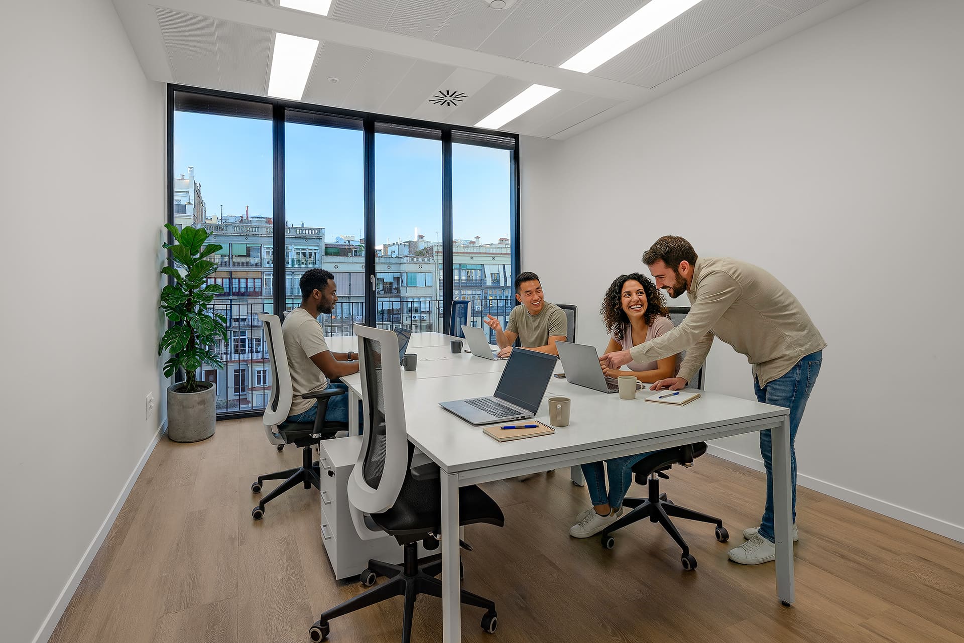 Oficina Privada con Luz Natural