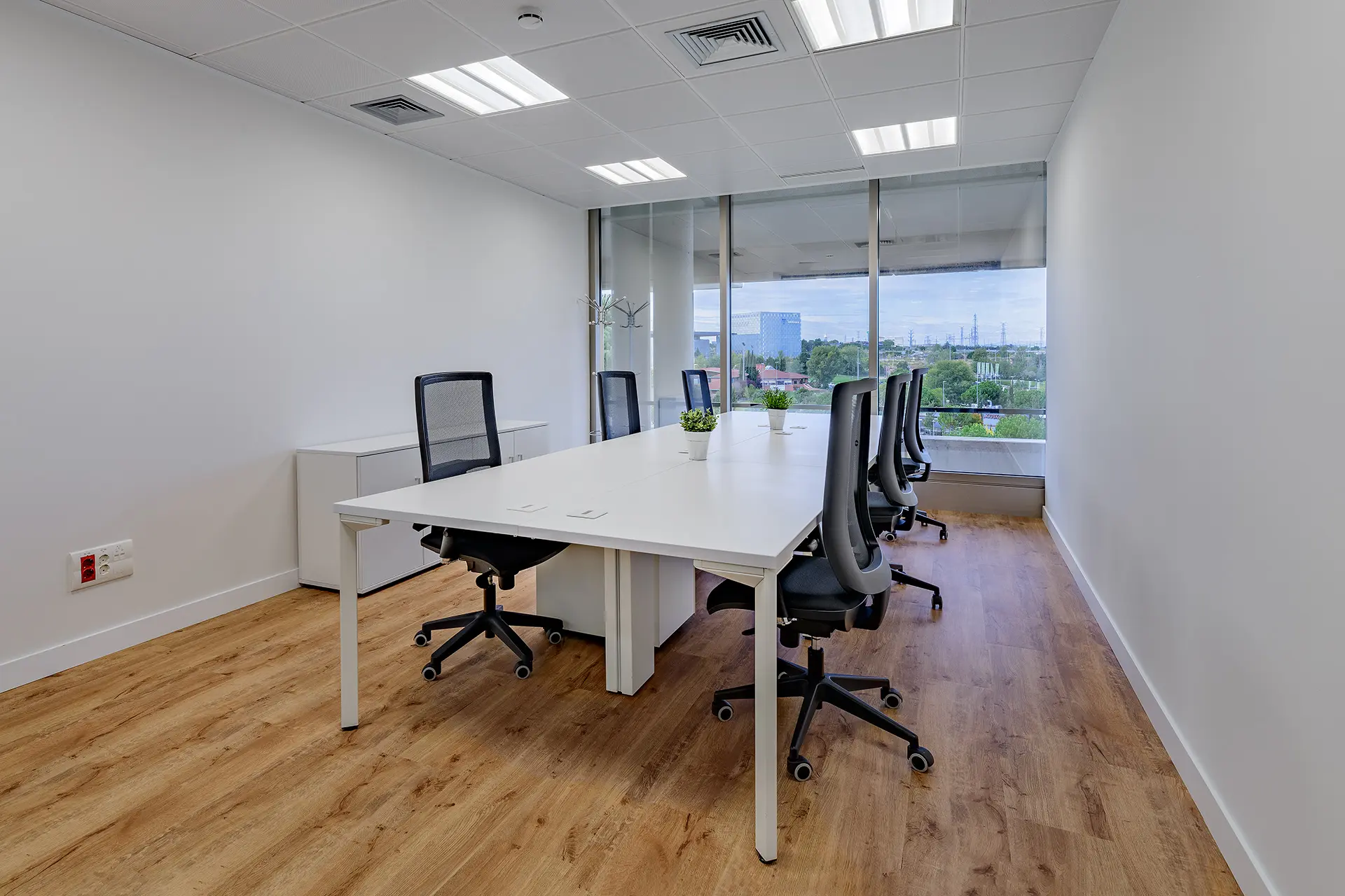 Oficina Privada con Luz Natural